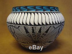 Native American Acoma Fine Line Pot Hand Painted by Corrine Chino! Fine Line
