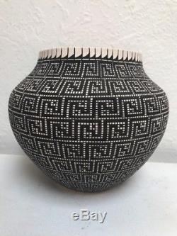 Native American Acoma Hand Coiled Pottery By Melissa Antonio