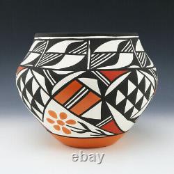 Native American Acoma Pottery Vase By Loretta Joe