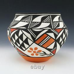 Native American Acoma Pottery Vase By Loretta Joe