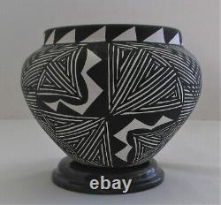 Native American Acoma Pueblo Pottery Bowl signed MM