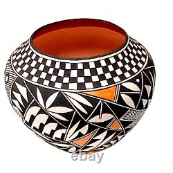 Native American Acoma Pueblo Pottery hand made by artist T. Garcia-Salvador N. M