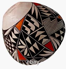 Native American Acoma Pueblo Pottery hand made by artist T. Garcia-Salvador N. M