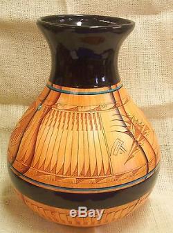 Native American Dwayne Blackhorse Wood Grain Finish Pottery Large Eagle Vase