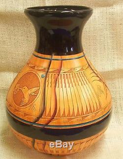Native American Dwayne Blackhorse Wood Grain Like Pottery Large Hummingbird Pot