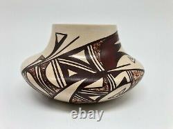 Native American Hopi Pottery Vase Donna Robertson