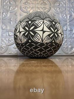 Native American Indian Art Pottery Seed Pot Vase Black White Acoma Myra Lukee