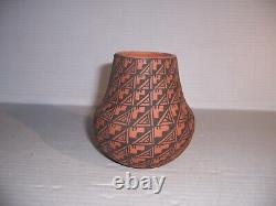 Native American Indian Pueblo Pottery Jar Pot Vessel Signed Garcia