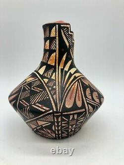 Native American Jemez pottery Vase Sharon Sarracino