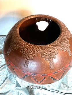 Native American Navajo Hand Thrown Pottery a special piece by Lorraine Williams