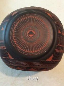 Native American Navajo Style Hand Etched Pottery Water Vase Seed Jar Large