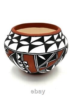 Native American Pottery Acoma Hand Painted Southwest Home Decor Vase Signed DE