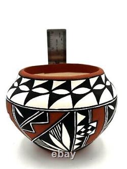 Native American Pottery Acoma Hand Painted Southwest Home Decor Vase Signed DE