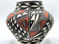 Native American Pottery Acoma Handmade Stunning Work Signed Beautiful