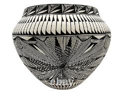 Native American Pottery Acoma Handmade Vase Pot Indian HandPainted Corrine Chino