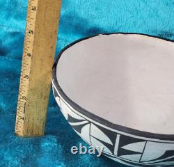 Native American Pottery Acoma Vintage Black on White Bowl