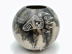 Native American Pottery Horse Hair Vase Handmade indian Acoma Gary Yellow Corn