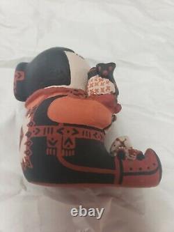 Native American Pottery Pueblo Storyteller Figure Cochiti Vangie Suina Signed