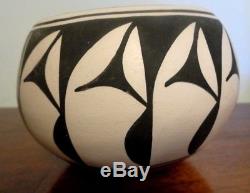 Native American Santo Domingo Bird Bowl by Robert Tenorio Pottery Southwest