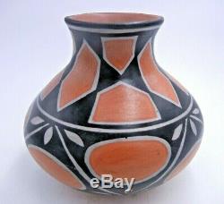 Native American Santo Domingo Pottery Vase by Robert Tenorio
