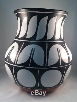 Native American Santo Domingo Vase by Darrin Aguilar