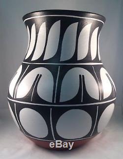 Native American Santo Domingo Vase by Darrin Aguilar