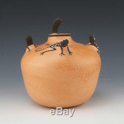 Native American Zuni Pottery Jar With Lizards By Agnes Peynetsa