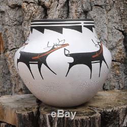 Native American Zuni Pottery Vase By Anderson Peynetsa Zuni