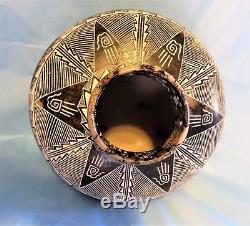 Navajo American Indian Etched Horsehair Pottery Healing Hand Signed Patt Yazzie