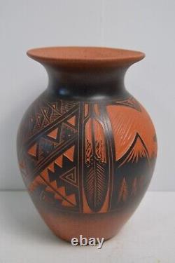 Navajo Flying Eagle Pottery Vase Native American Tom Harrison 8/15 Art Etched