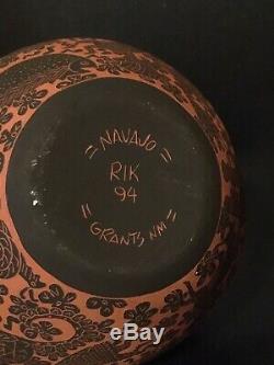 Navajo Indian Native American Fine Art Pottery Vase Etched HAND Signed
