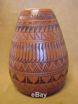 Navajo Indian Pottery Hand Etched Howling Wolf Vase by Watchman! Native American