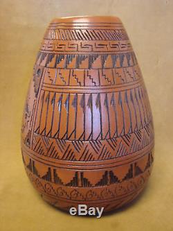 Navajo Indian Pottery Hand Etched Howling Wolf Vase by Watchman! Native American