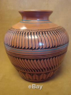 Navajo Indian Pottery Hand Etched Pot! Native American