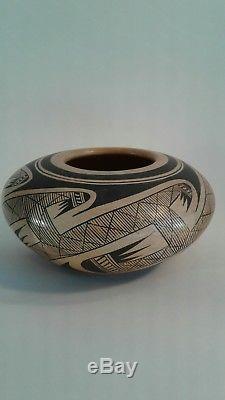 Nellie Nampeyo (1896-1972) Hopi of Hano signed 4 1/2×7 pottery bowl