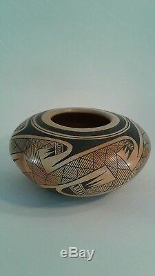 Nellie Nampeyo (1896-1972) Hopi of Hano signed 4 1/2×7 pottery bowl