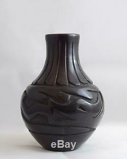 New Mexico Santa Clara Pueblo Native American Denise Chavarria Blackware Vase