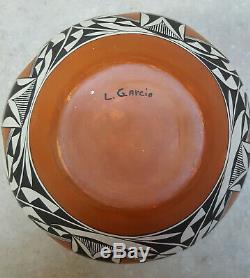 Nice 8 Hand Crafted Signed Acoma Native American Indian Pottery Bowl Pot