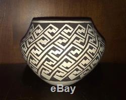 Older Acoma Pueblo Indian Pottery Jar By Rose Chino Garcia