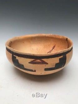 Rare Sikyatki Polychrome Spatter Picture Bowl. Bird and Arrow Motif (1400 AD)