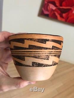 Rare Vintage Native American Tribal Pueblo Pottery Bowl Jar