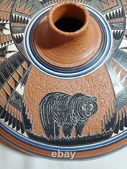 Roger Nelson Large Native American Navajo Pottery Jar Seed Pot Bear 9.5x4.5
