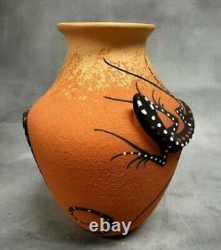 SPECTACULAR Deldrick Cellicion Zuni Native American Pottery 7 Lizard Vase
