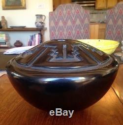 Santa Clara Pueblo Carved Black & Black Large Pot by Ernest & Marian Naranjo 70s