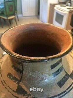 Santo Domingo Native American pueblo indian pottery 9 tall vase