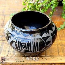 Signed Native American Pottery Black Etched Bowl Pot Vessel 6x8x5