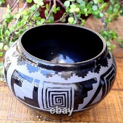 Signed Native American Pottery Black Etched Bowl Pot Vessel 6x8x5