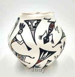 Signed P. Iule Native American Acoma New Mexico Vase Fish Insect Quail Lizard