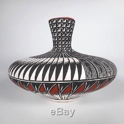 Signed RE Native American Eyedazzler Acoma Pueblo Vase Jar Art Pottery Art Deco