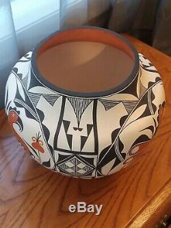 Southwest Native American Acoma Pueblo Pottery Hand Coiled Signed Rachel Aragon